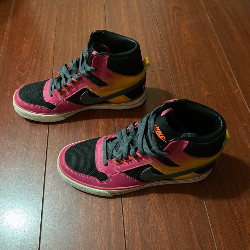Nike High Tops Fuschia/Orange